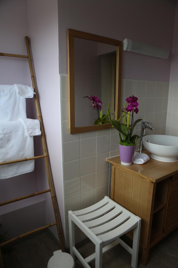 Le Pont De La Loire Bed & Breakfast บูร์บง-ล็องซี ภายนอก รูปภาพ